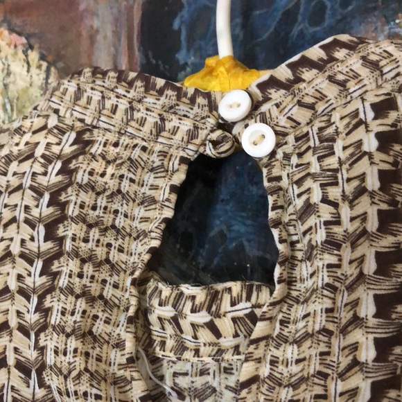 C sleeveless Blouse, brown and white pattern Size Small - Picture 3 of 4